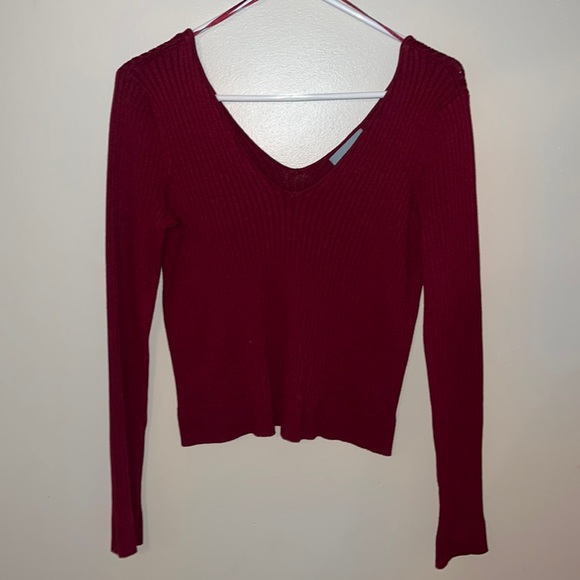 Wide-Collared Sweater! - Picture 2 of 4